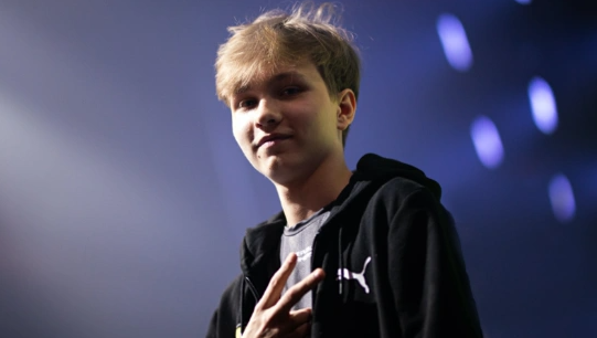 率守住前四 率守住前四